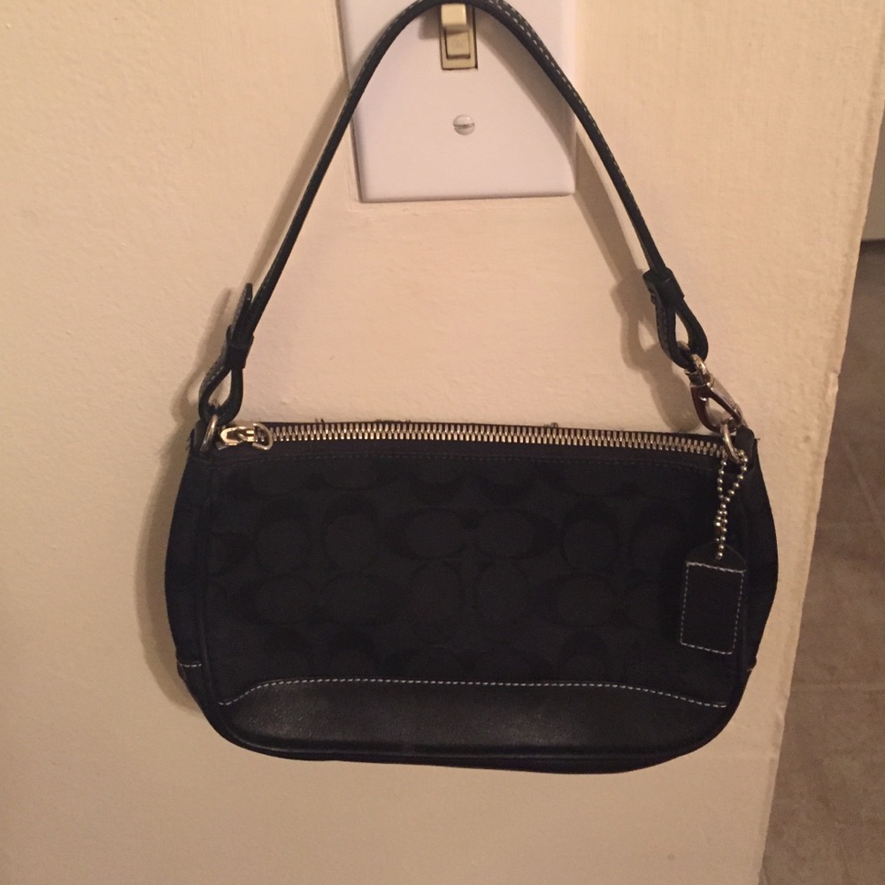 COPY - Signature "C" black Demi COACH bag